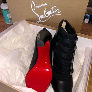 Brand new Christian Louboutin Attroupee 100 calf